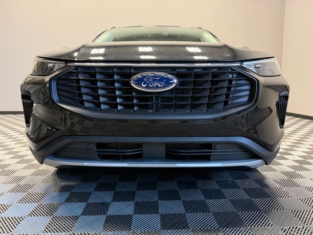 New 2026 Agate Black Metallic Ford Active® image 3