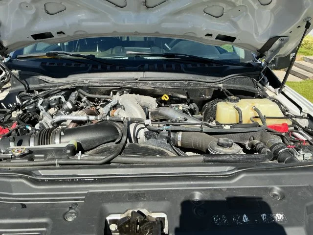 Used 2020 Oxford White Ford Lariat image 24
