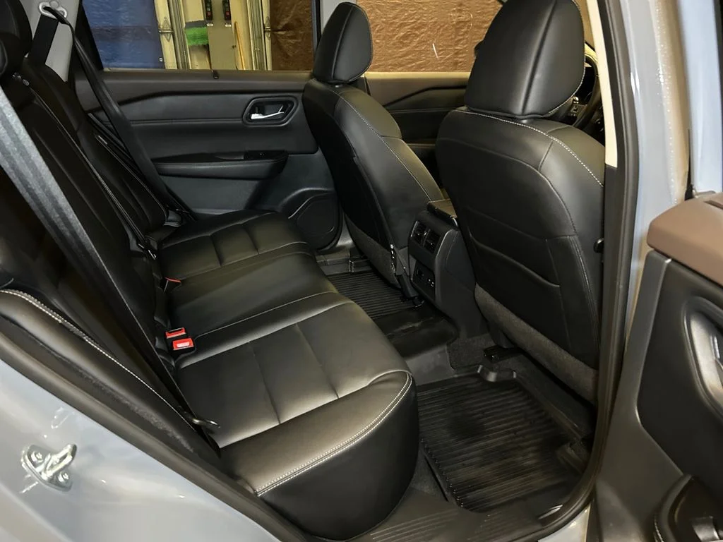 Used 2023 Boulder Gray Nissan SL image 18