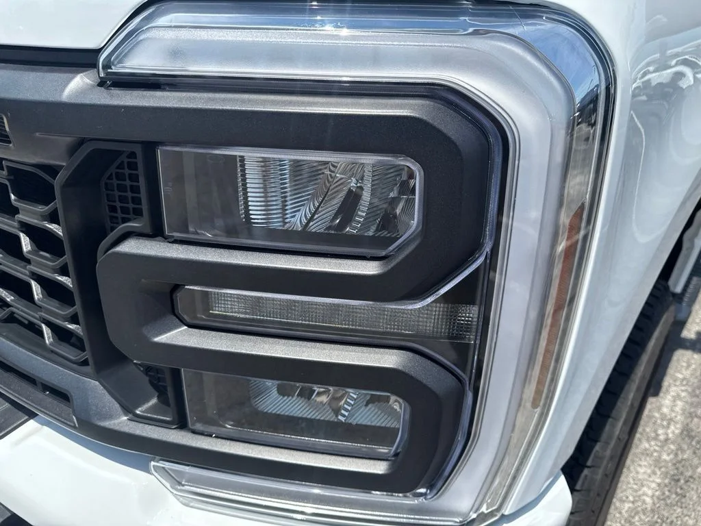 Certified Used 2024 Oxford White Ford XL image 50