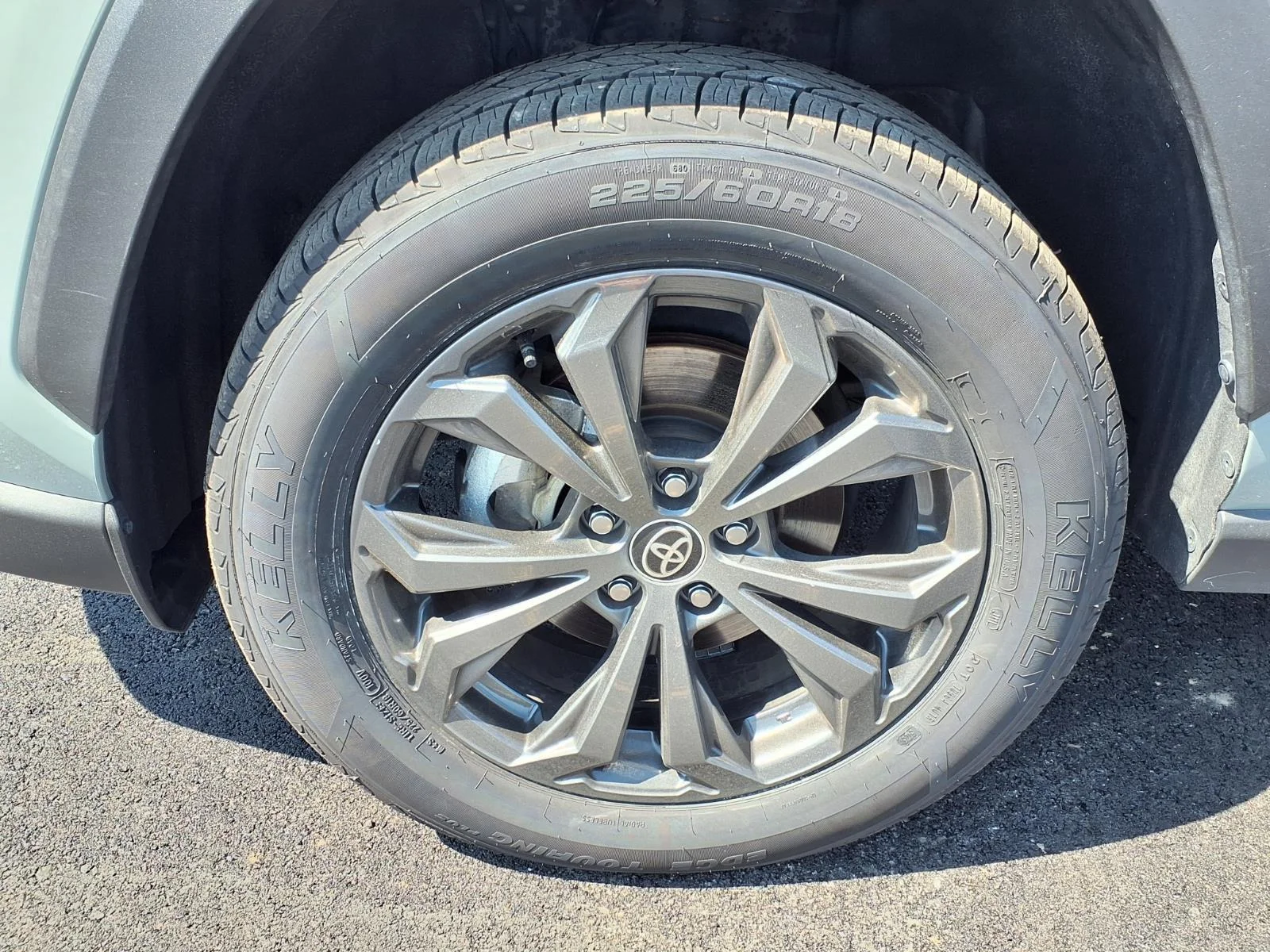 Used 2022 Lunar Rock Toyota XLE Premium image 17