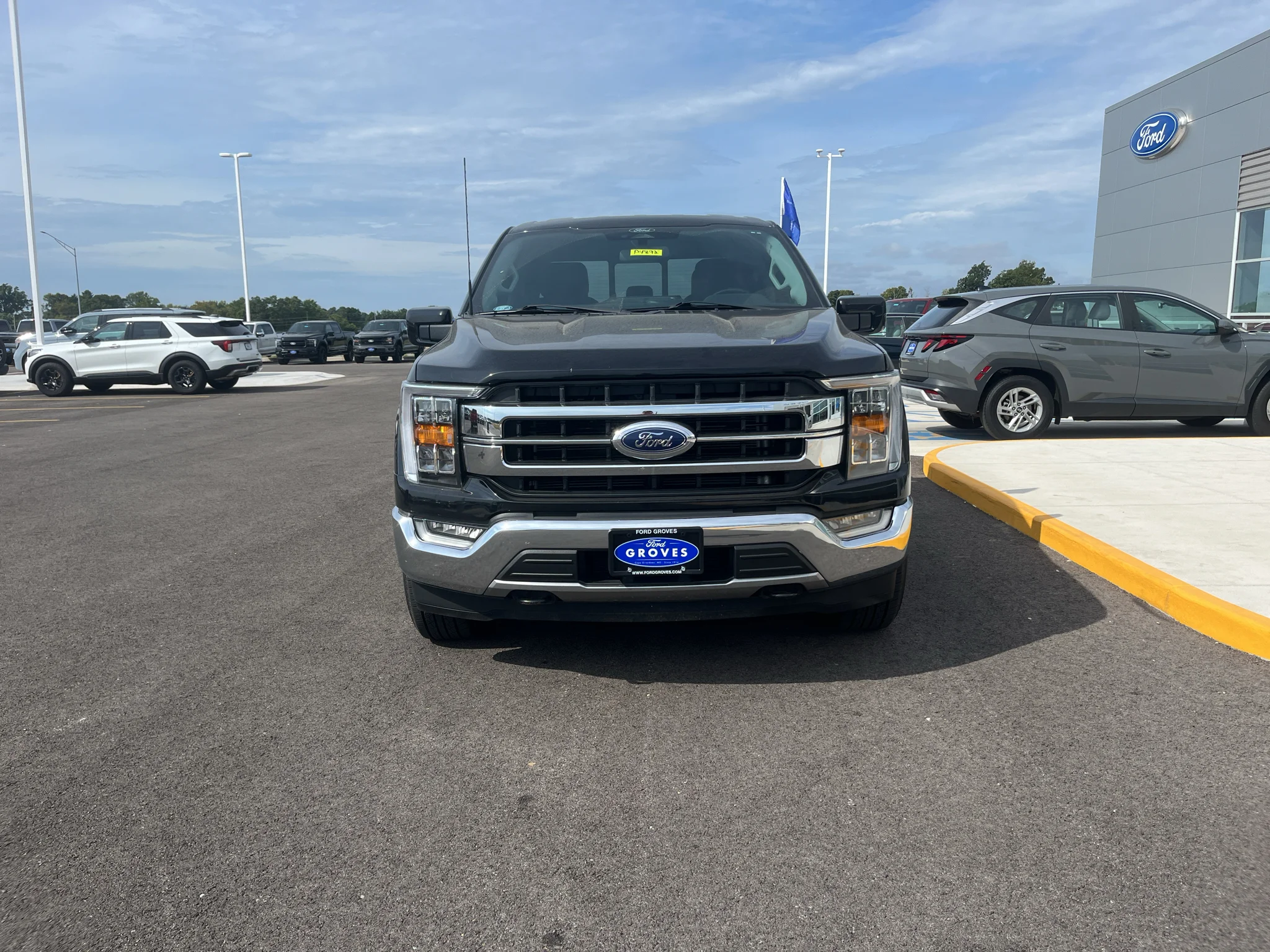 Used 2022 Agate Black Metallic Ford LARIAT image 2