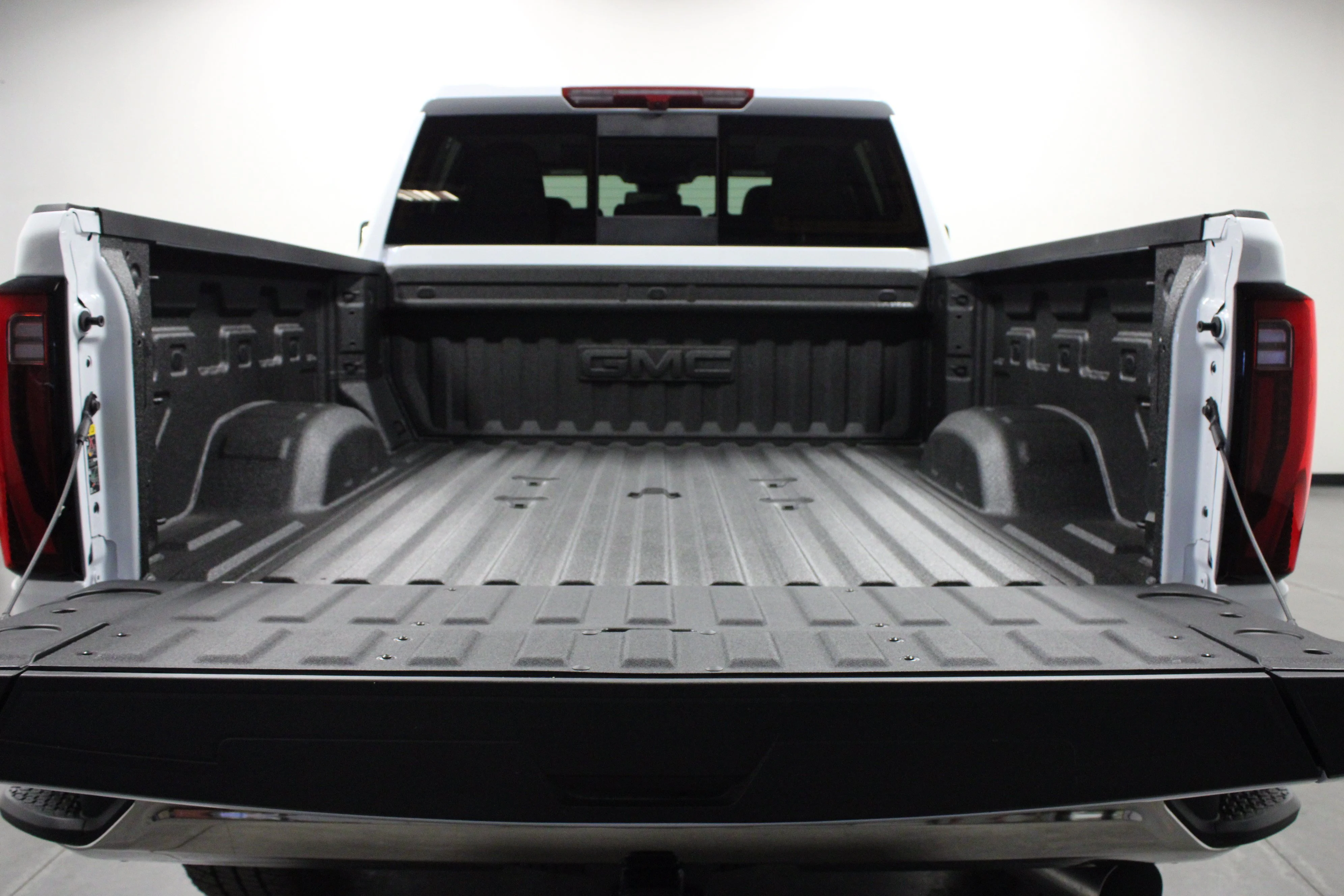 New 2026 Glacier White Tricoat GMC SLT image 14