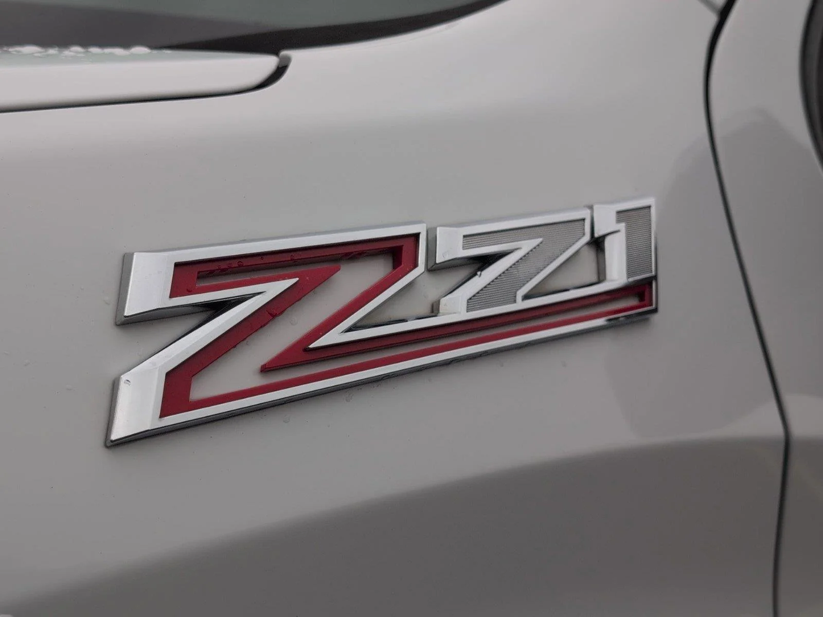 Used 2019 SUMMIT WHITE Chevrolet LT image 33