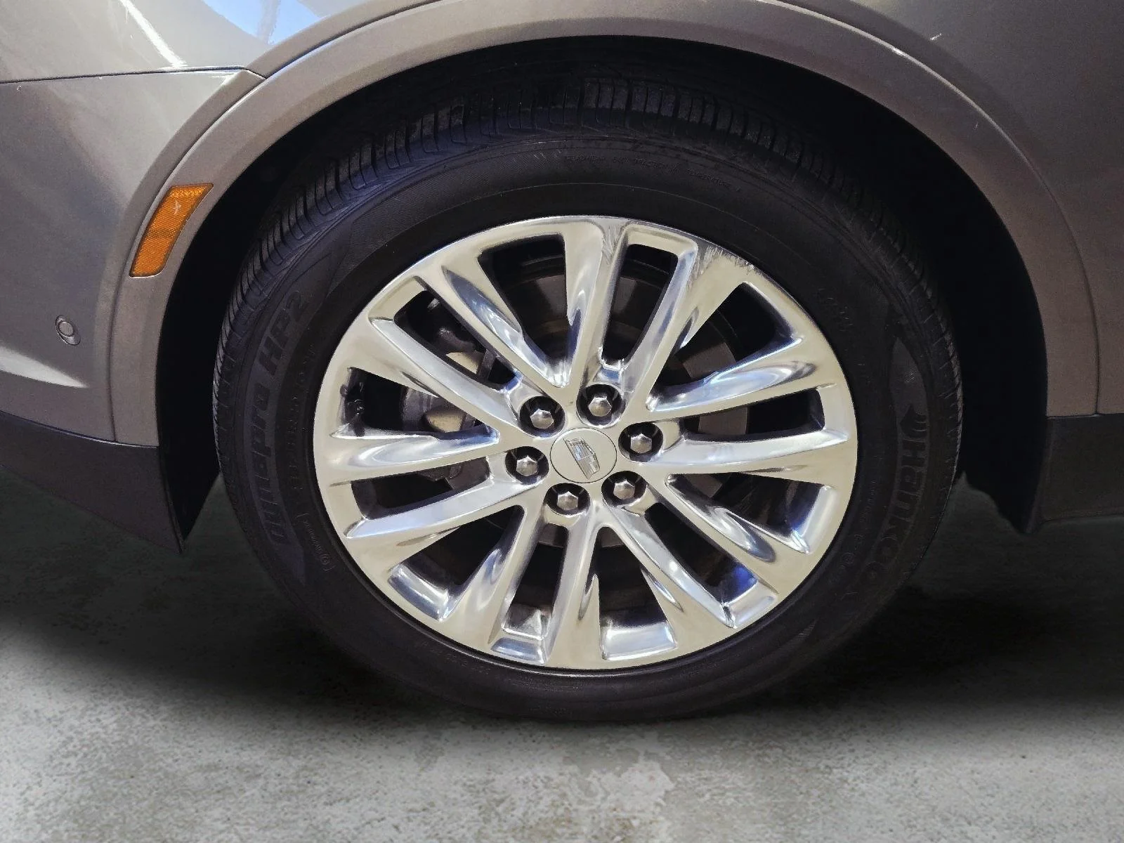 Used 2019 Bronze Dune Metallic Cadillac Platinum AWD image 9
