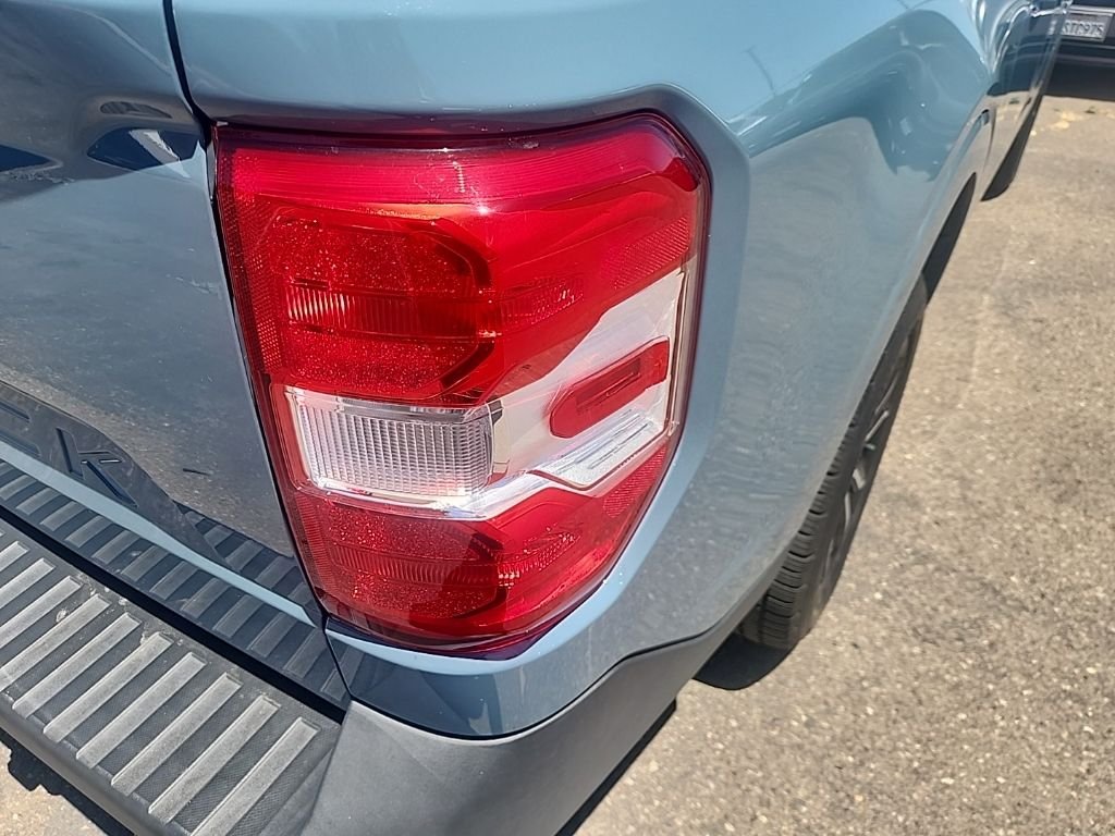 Used 2022  Ford Lariat image 13