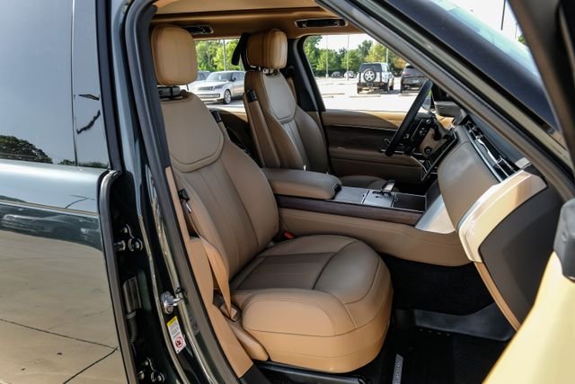 New 2026 Belgravia Green Land Rover SE image 41
