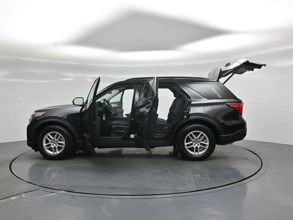New 2026 Agate Black Metallic Ford Active image 35