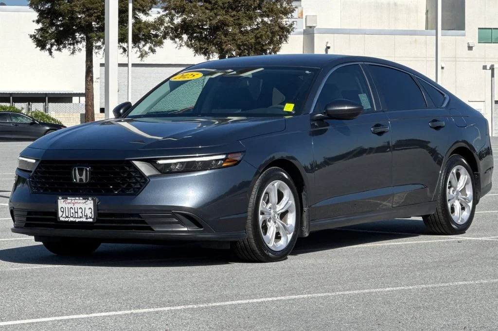Used 2025 Meteorite Gray Metallic Honda LX image 8