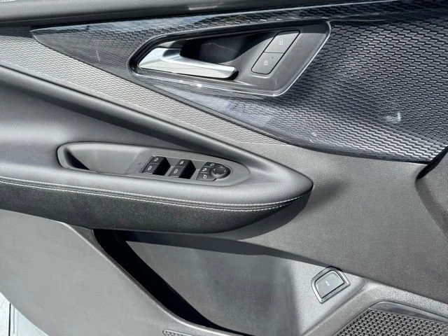 2025 Chevrolet Blazer EV LT - Photo 33