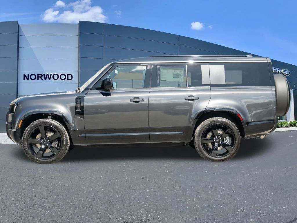 New 2026 Gray Land Rover X-Dynamic SE image 7