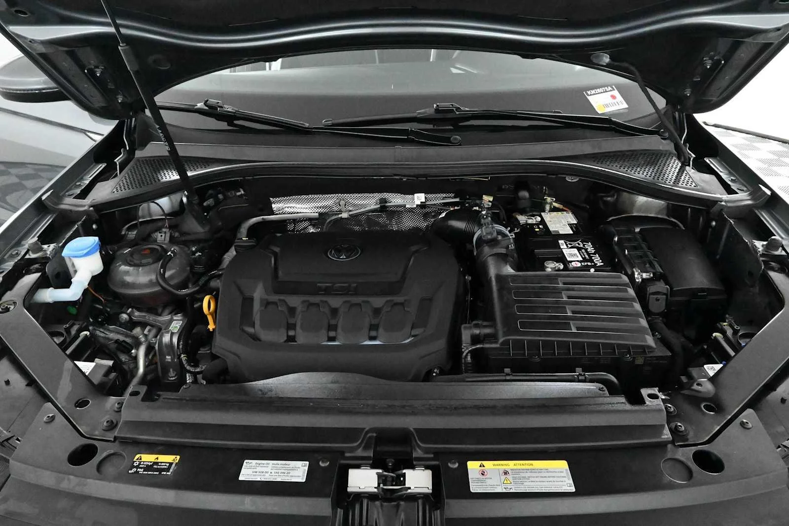 Certified Used 2024 Platinum Gray Metallic Volkswagen SE image 31