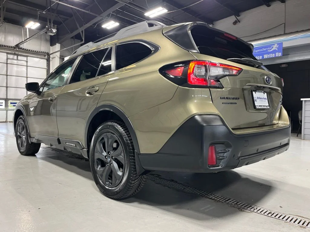 Used 2020 Green Metallic Subaru Onyx Edition XT image 5