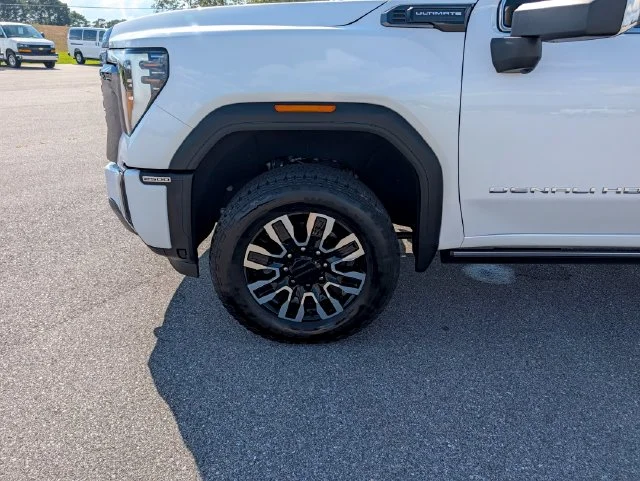 Used 2024 White GMC Denali Ultimate image 27