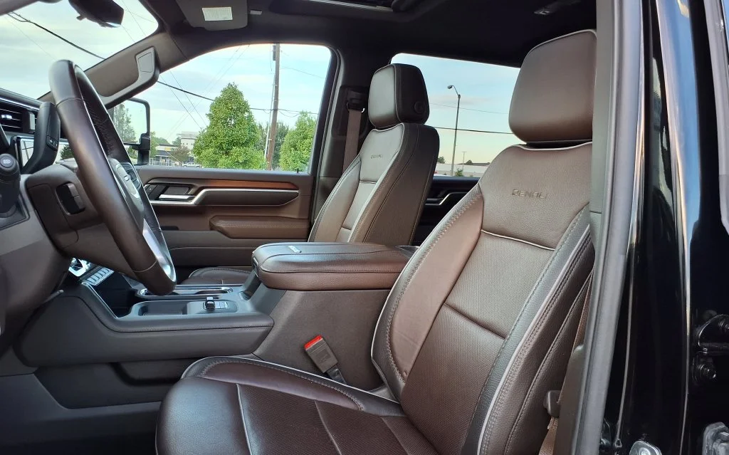 Used 2025 Black GMC Denali image 11