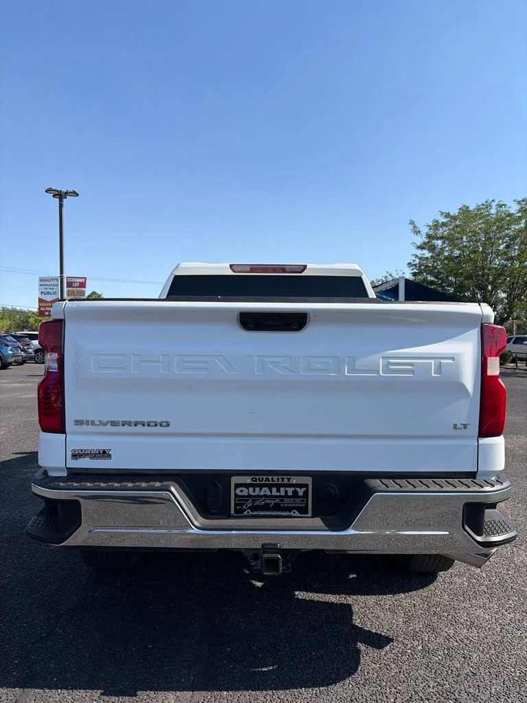 2023 Chevrolet Silverado 1500 LT - Photo 3