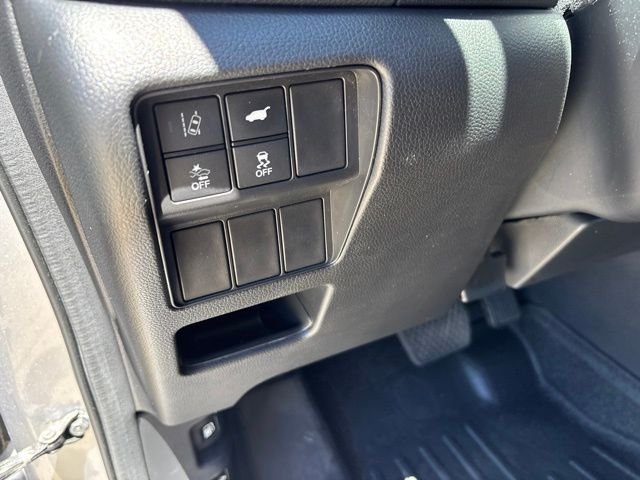 Used 2018 Silver Honda EX-L image 16