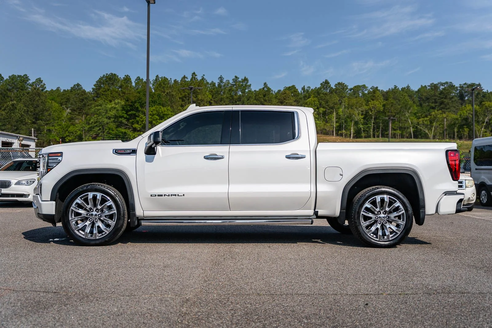 Used 2024 White GMC Denali image 3