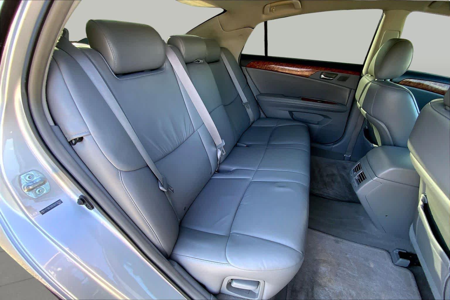 Used 2006 Titanium Metallic Toyota XLS image 16