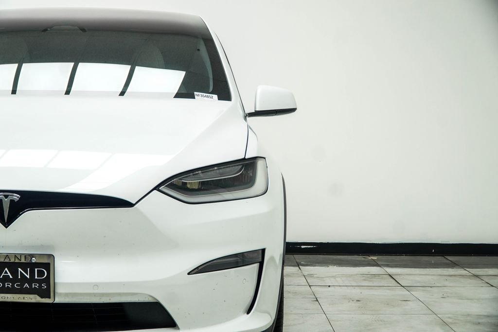Used 2022 White Tesla Plaid image 4