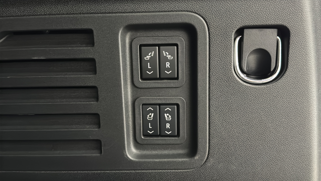 Used 2024 Summit White GMC Denali image 31