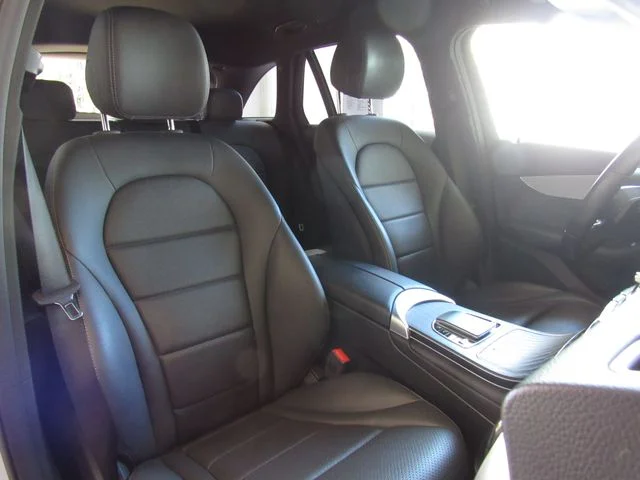 2022 Mercedes-Benz GLC GLC300 - Photo 19