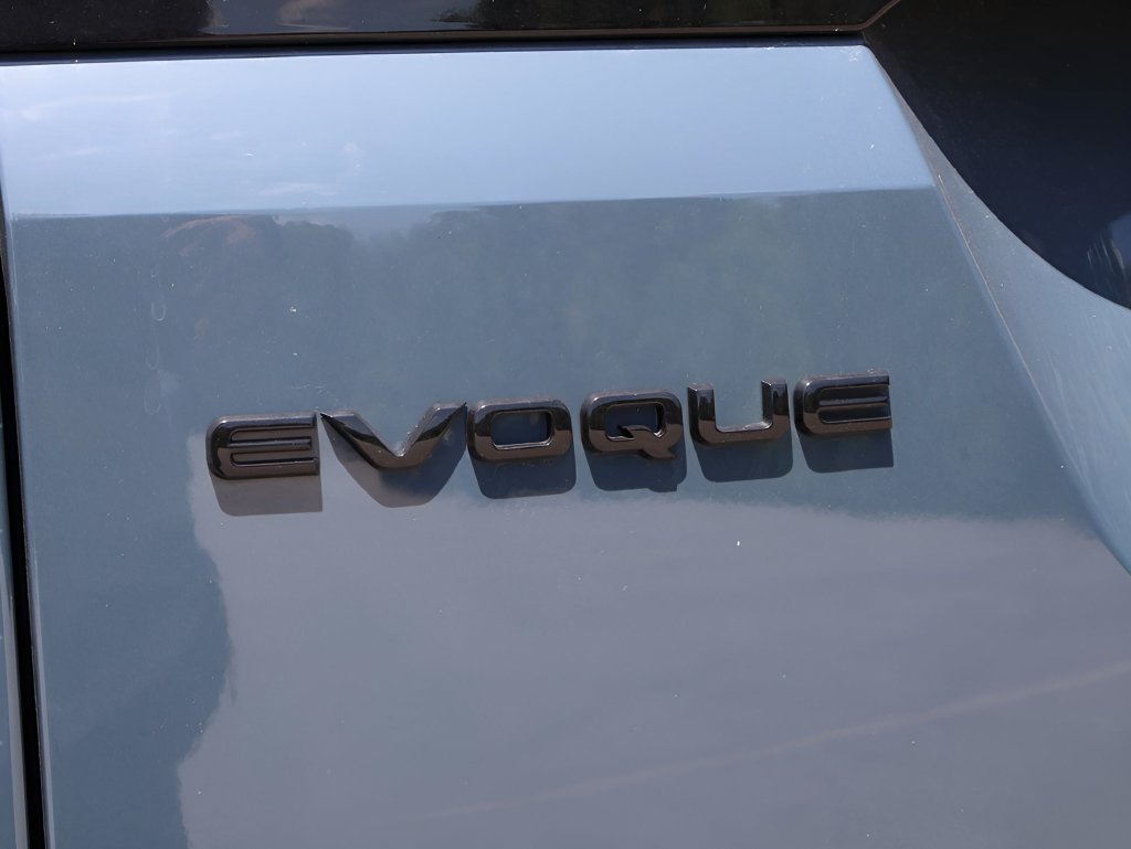 Used 2026 Tribeca Blue Metallic Land Rover Dynamic image 8