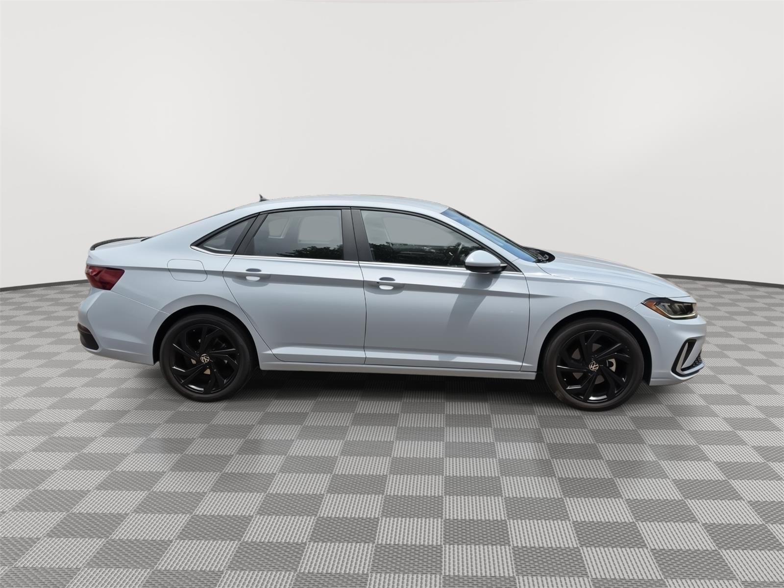 Used 2025 Monument Gray Volkswagen SE image 42