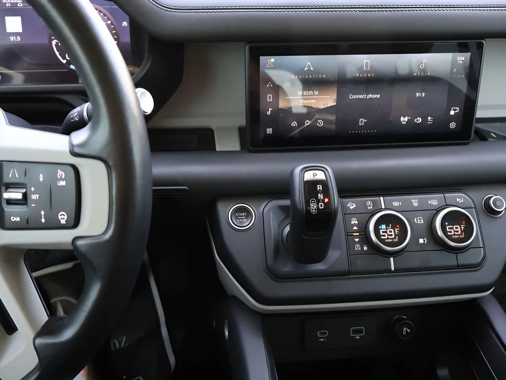 Used 2020 Fuji White Land Rover HSE image 27