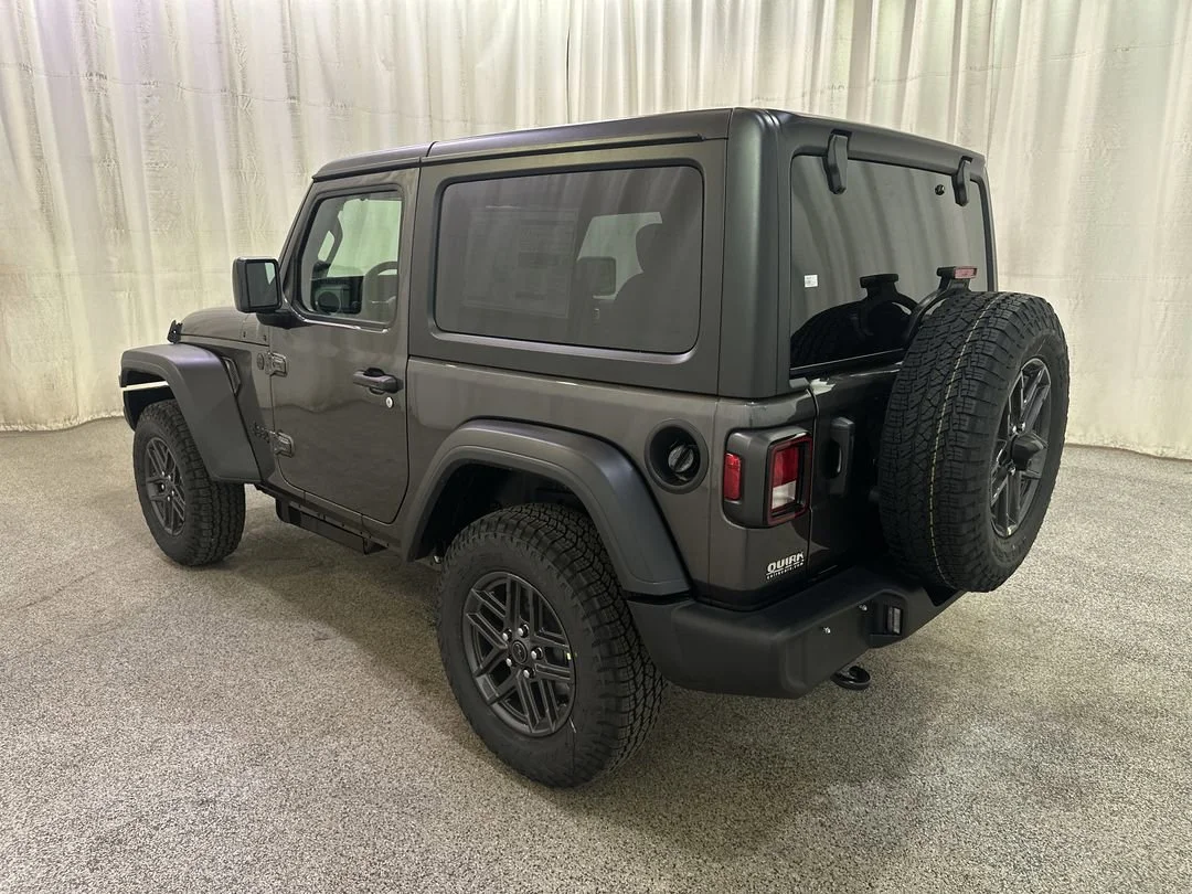 New 2026 Granite Crystal Metallic Clear-Coat Exterior Paint Jeep Sport S image 9