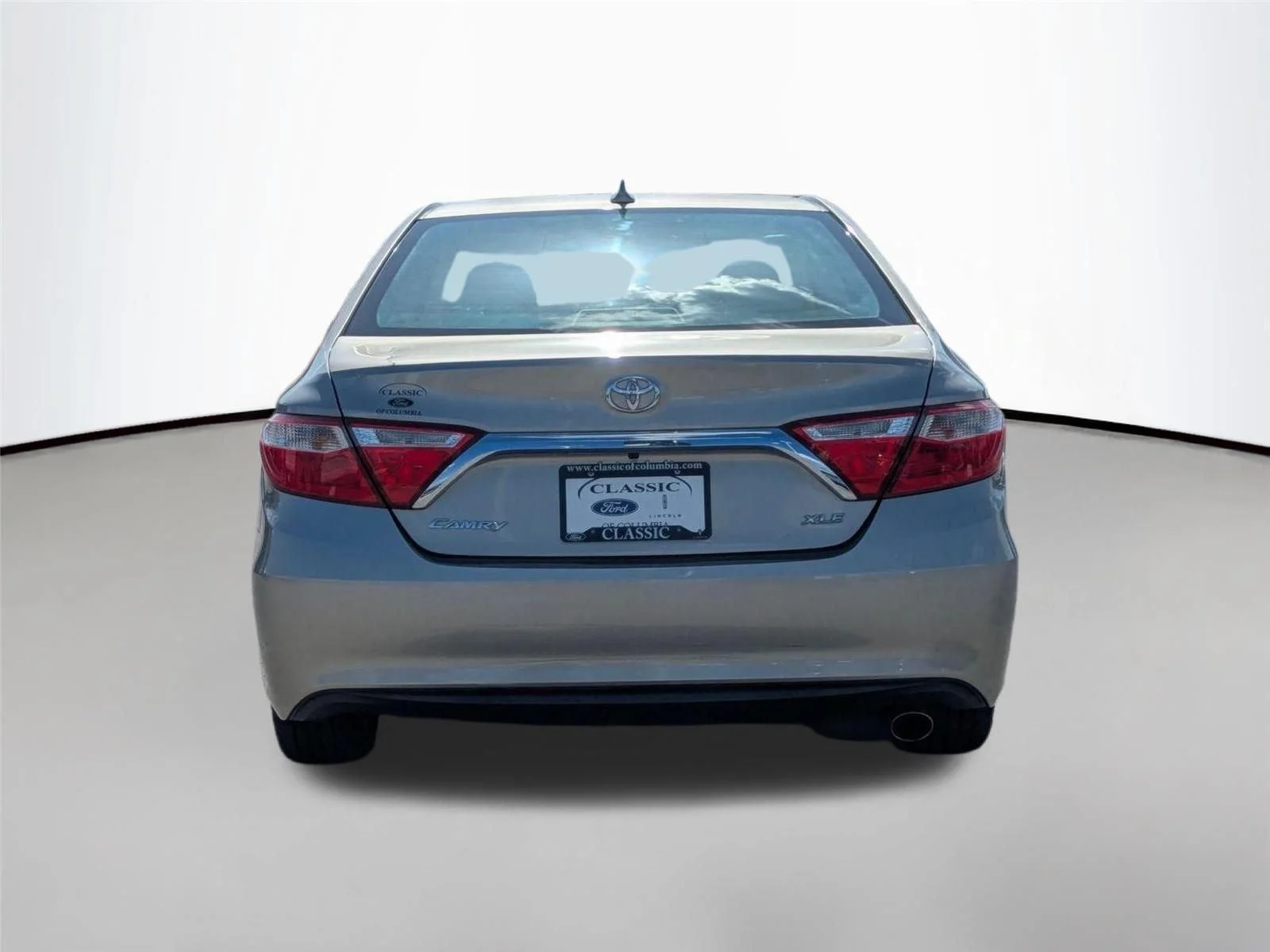 Used 2017 Creme Brulee Mica Toyota XLE image 7