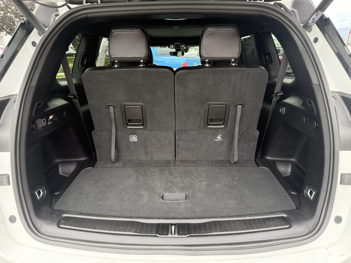 Used 2024 White Jeep Limited image 8
