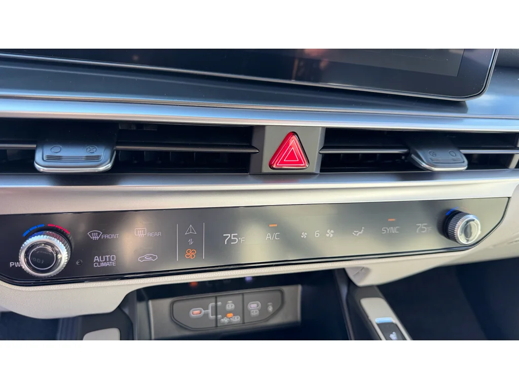 New 2026 Gry Kia S image 17