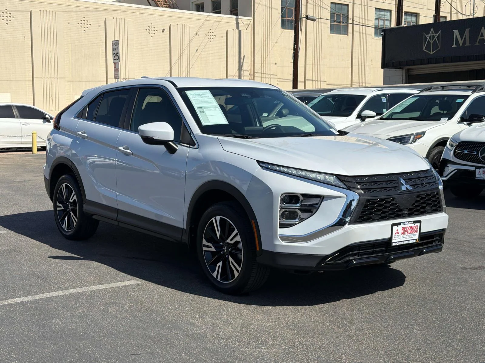 Used 2025 White Diamond Mitsubishi SE image 14
