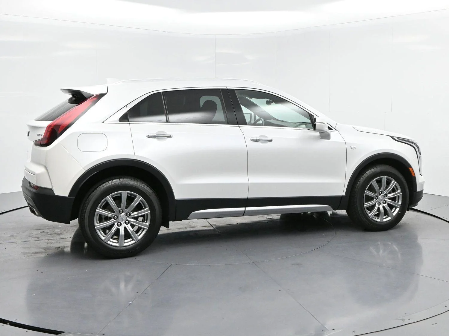 Used 2023 Crystal White Tricoat Cadillac Premium Luxury image 8