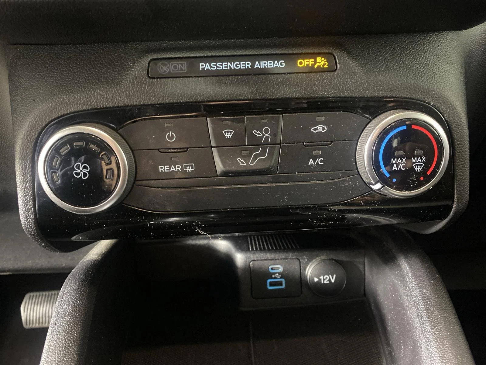 Used 2022 Carbonized Gray Ford SE image 21