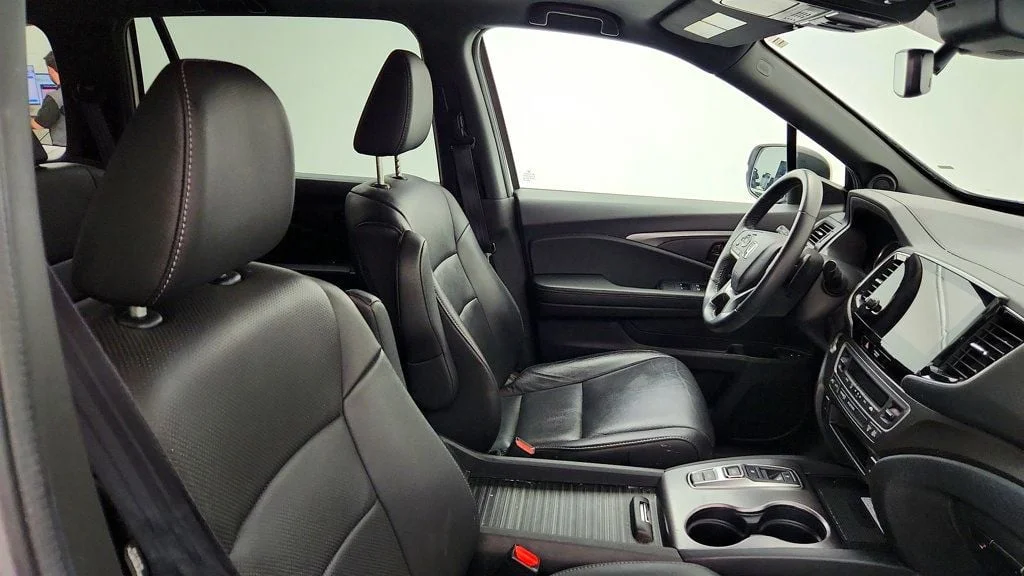 Used 2023 Platinum White Pearl Honda EX-L AWD image 23