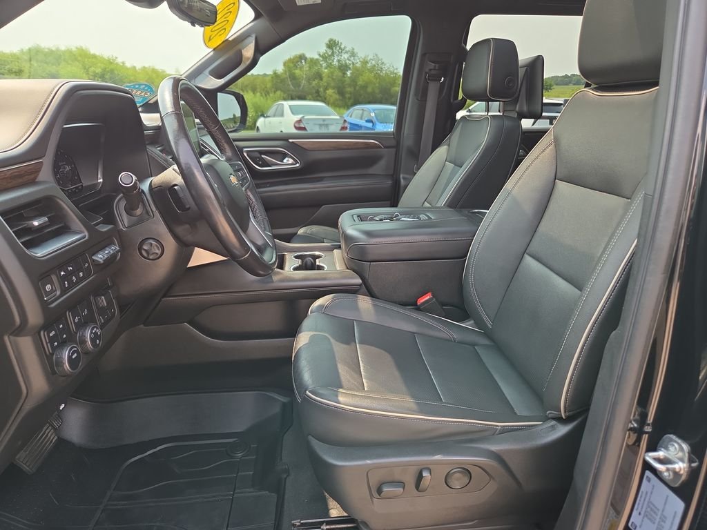 Used 2022 Black Chevrolet Premier image 27