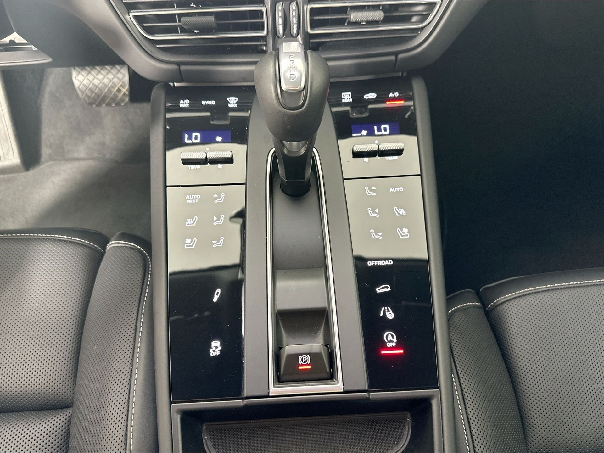2024 Porsche Macan S - Photo 29