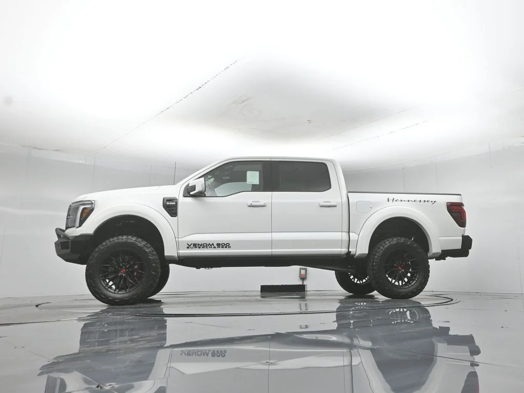 New 2026 Star White Metallic Tri-Coat Ford Lariat image 55