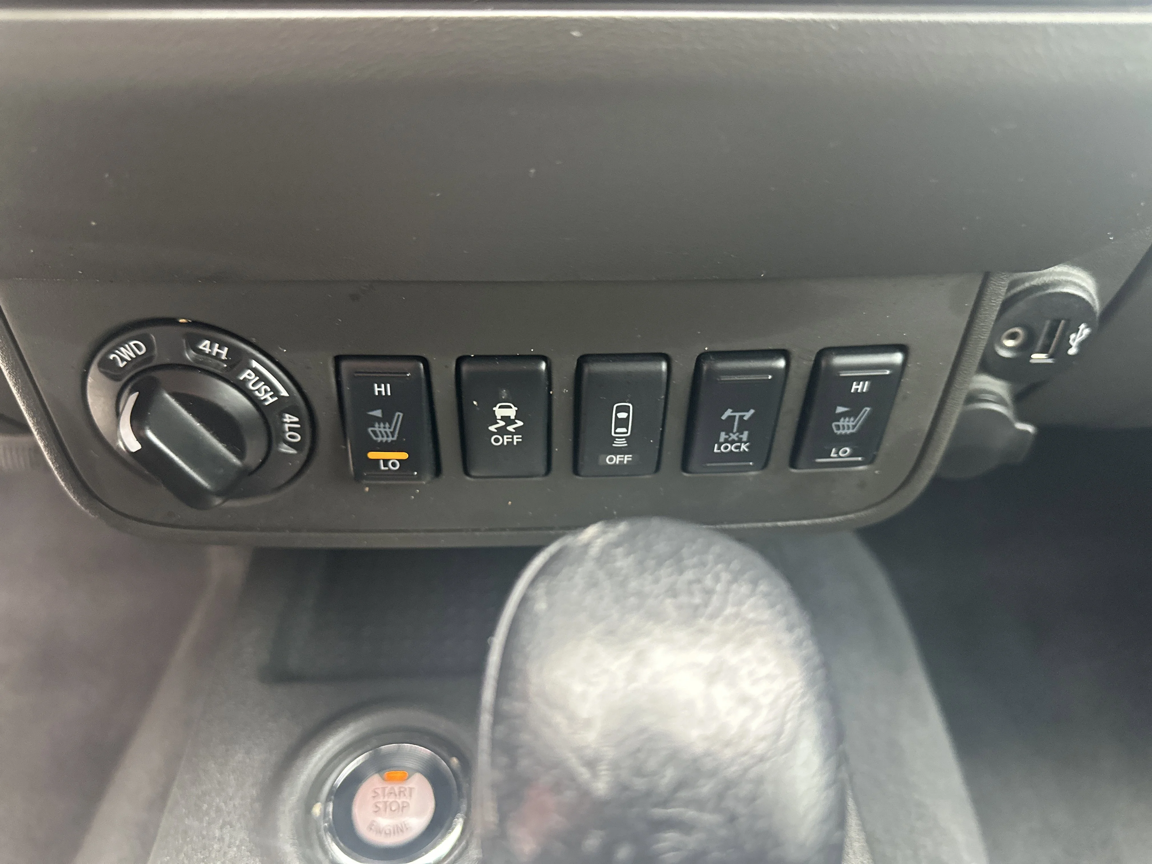 Used 2020 Glacier White Nissan PRO-4X image 15