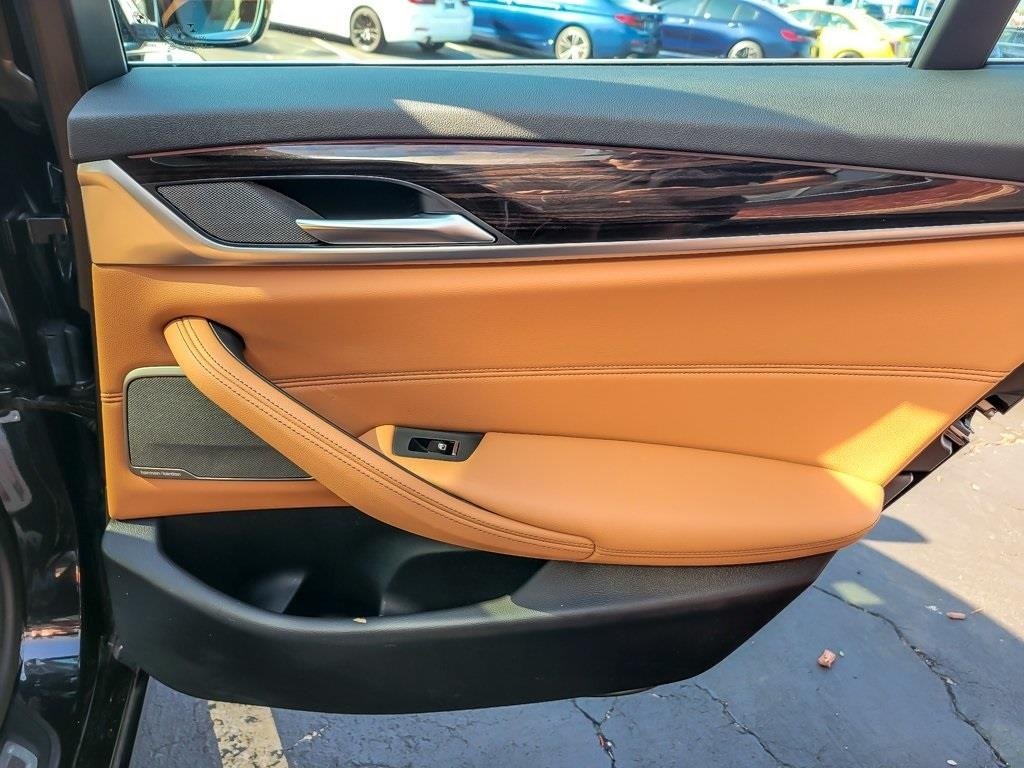 2023 BMW 530E - Image 21