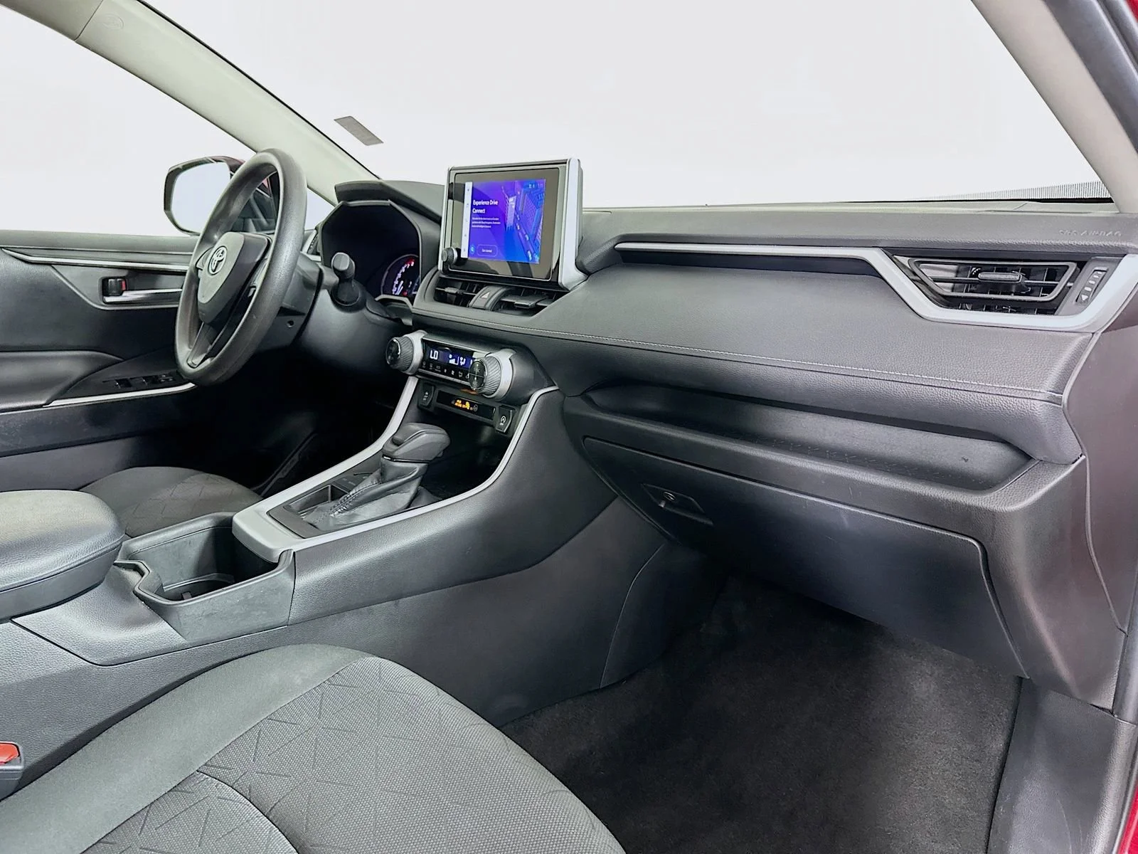 2023 Toyota RAV4 XLE - Photo 29