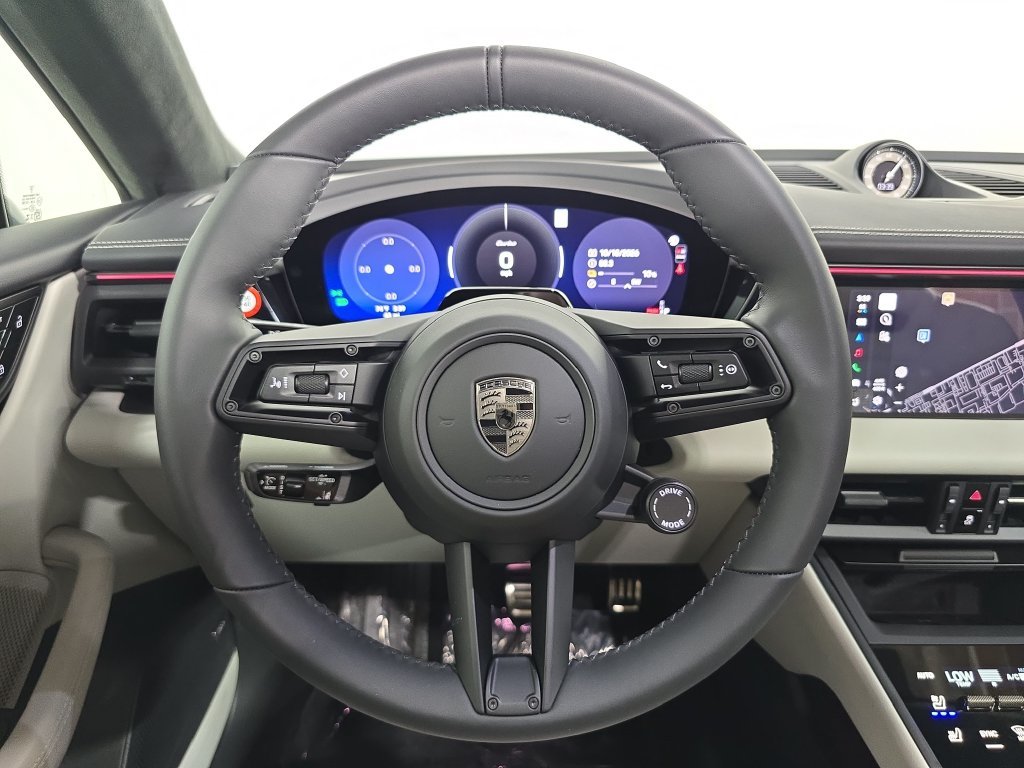 New 2026 Aventurine Green Metallic Porsche Turbo image 14