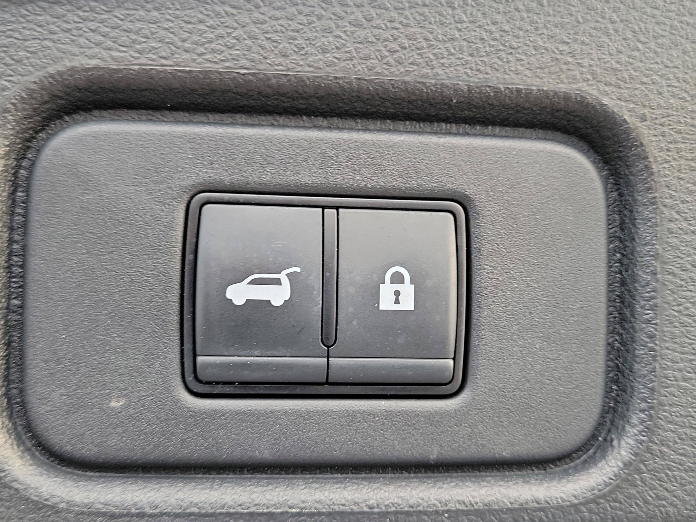 Used 2024 Obsidian Green Pearl Nissan Platinum image 7