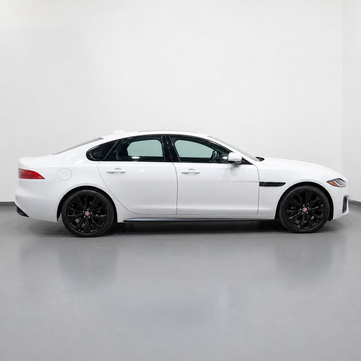 Used 2021 Yulong White Metallic Jaguar R-Dynamic SE image 6