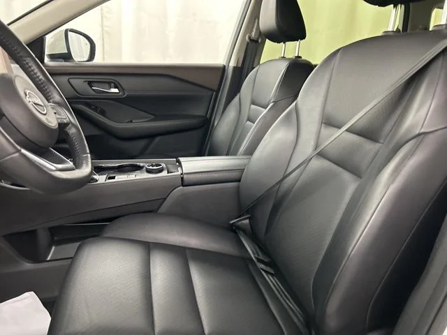 Used 2023 White Nissan SV image 6