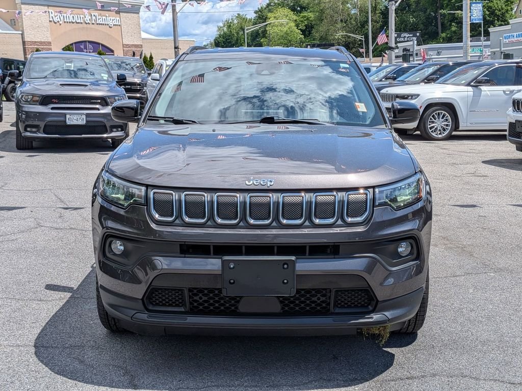 Certified Used 2022 Gray Jeep Latitude image 3