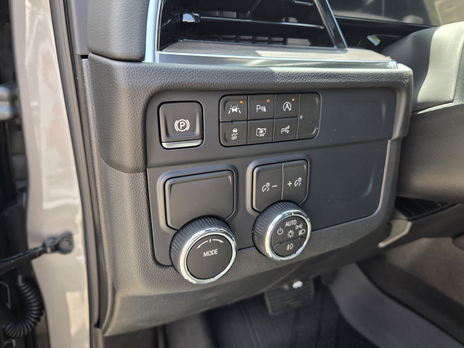 New 2026 Sterling Gray Metallic Chevrolet LT image 25
