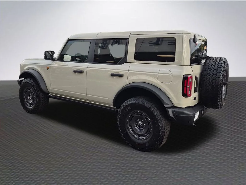 New 2025 Desert Sand Ford Badlands® image 5